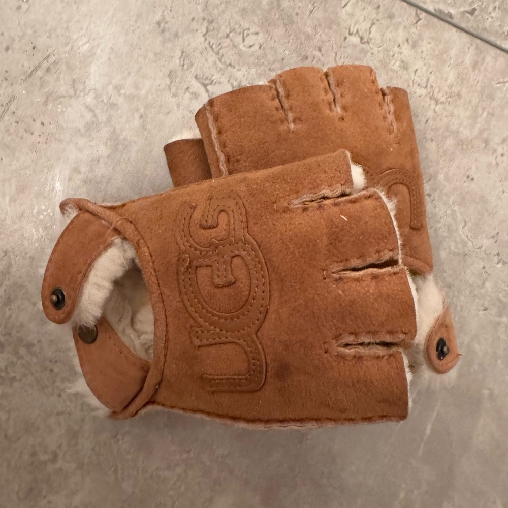 UGG Tan Fingerless Gloves